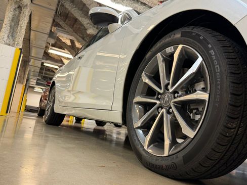 New 2025 Acura Integra image 10