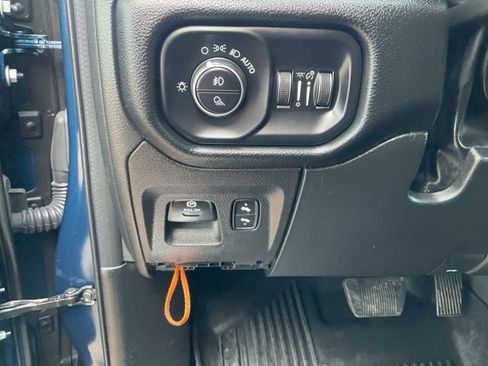Used 2022 RAM 1500 Laramie AWD/4WD image 9