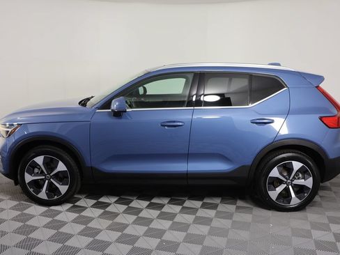Used 2024 Volvo XC40 B5 Plus AWD/4WD image 5