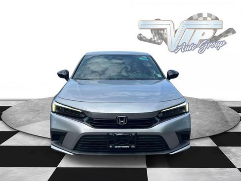 Used 2023 Honda Civic Sport image 2