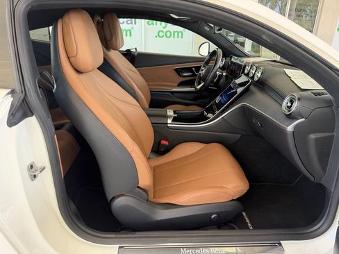 Used 2025 Mercedes-Benz CLE 300 4MATIC Coupe w/ AMG Line image 23