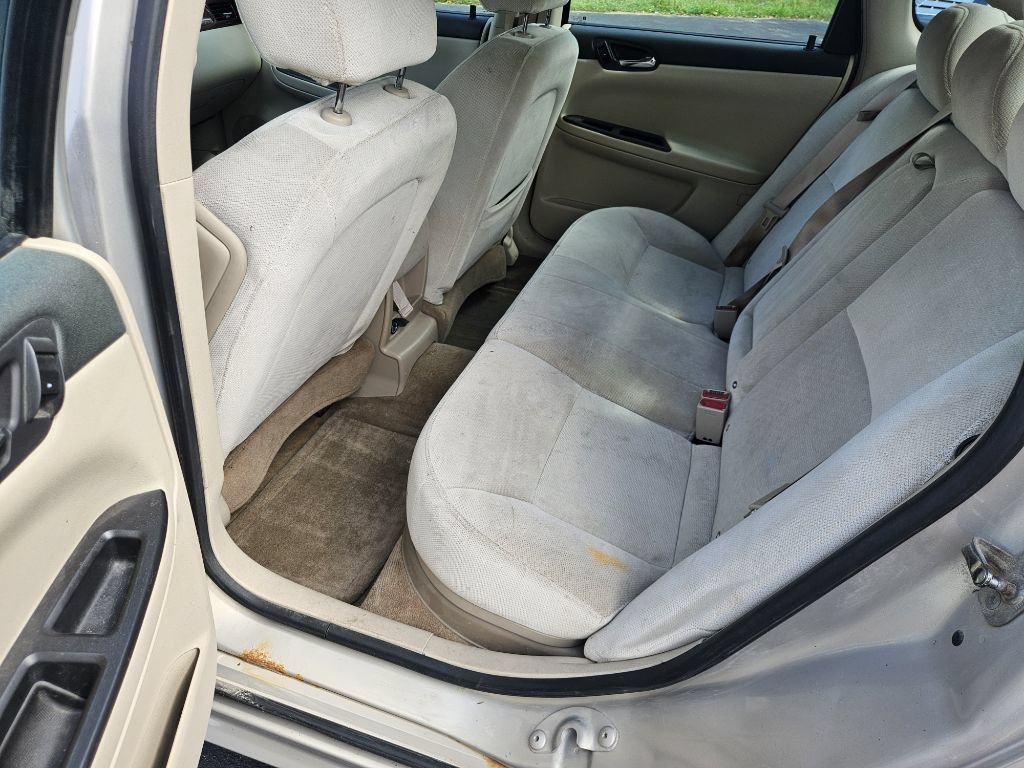 Used 2009 Chevrolet Impala LT FWD image 13