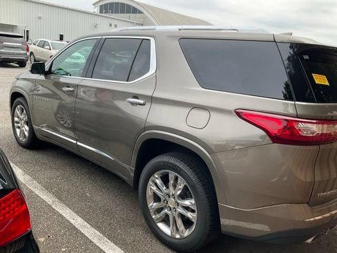Used 2020 Chevrolet Traverse High Country w/ LPO, Floor Liner Package FWD image 4