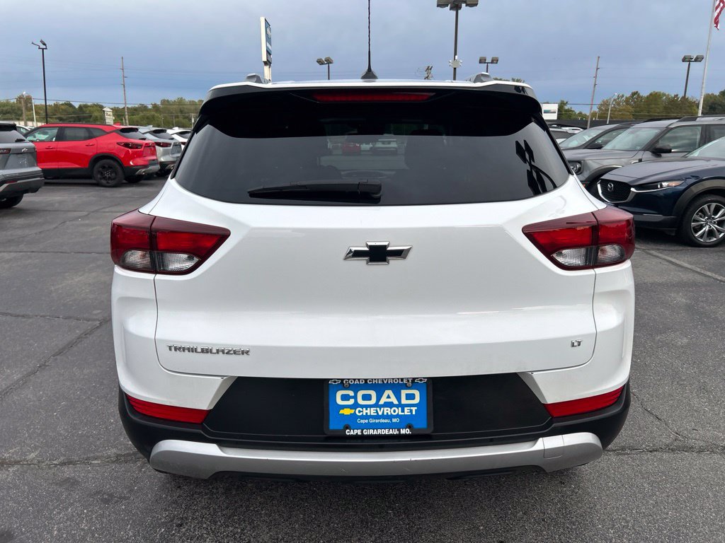 Used 2023 Chevrolet TrailBlazer LT w/ Convenience Package FWD image 4