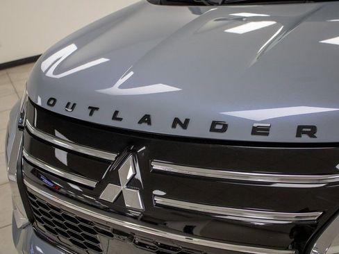 New 2026 Mitsubishi Outlander SEL image 3