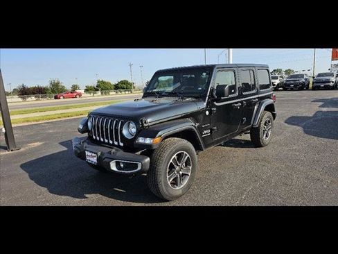 Used 2023 Jeep Wrangler Unlimited Sahara AWD/4WD image 7