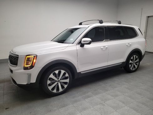 Used 2021 Kia Telluride EX w/ EX Premium Package FWD image 2