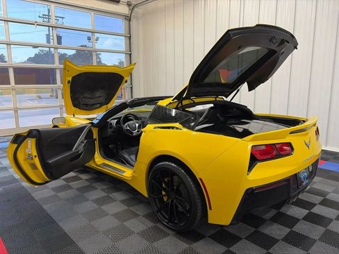 Used 2015 Chevrolet Corvette Stingray Coupe RWD image 13