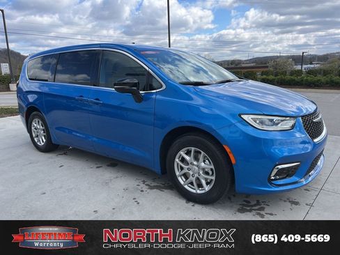 New 2026 Chrysler Pacifica Select image 28