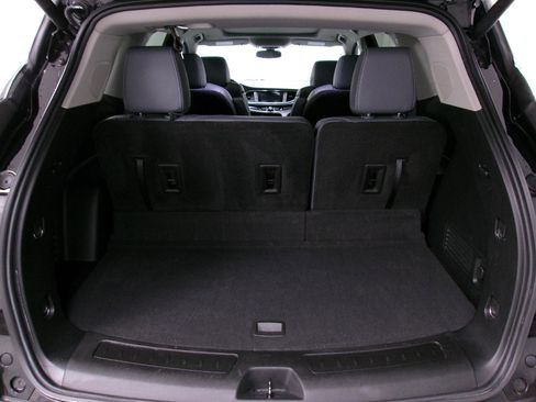 Used 2021 Buick Enclave Essence image 13