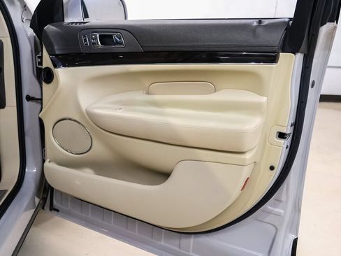 Used 2019 Lincoln MKT AWD image 46