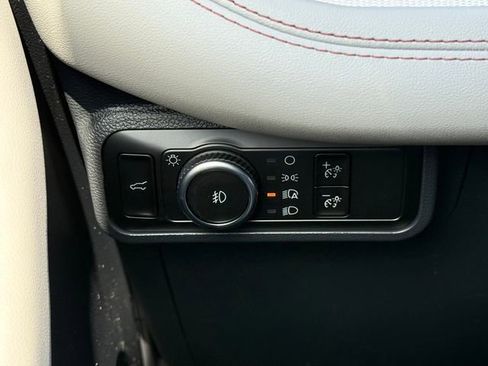 New 2026 Ford Explorer Active image 24