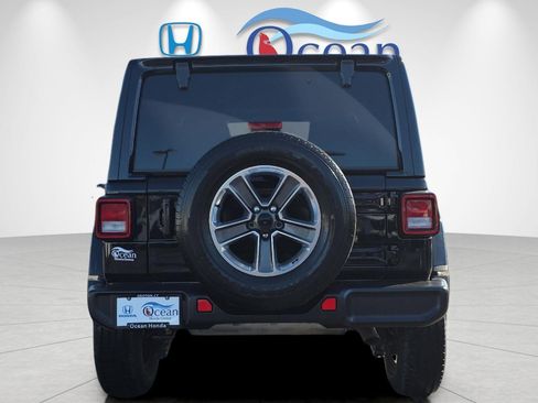Used 2023 Jeep Wrangler Sahara image 7