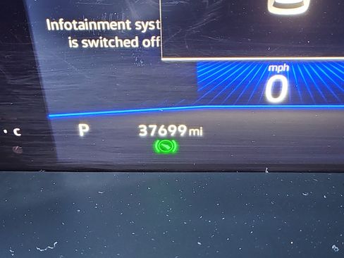 Certified 2022 Volkswagen Taos SE w/ Panoramic Sunroof Package image 7