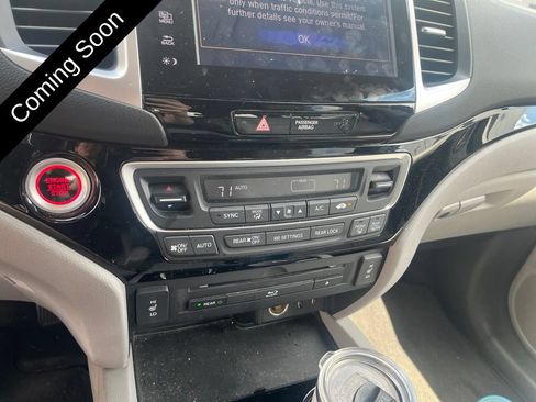 Used 2016 Honda Pilot Touring image 19