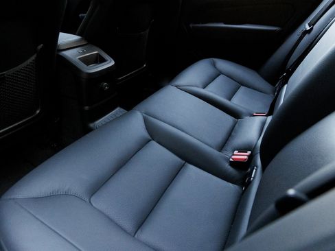 Used 2024 Volvo XC60 T8 Plus w/ Climate Package image 23