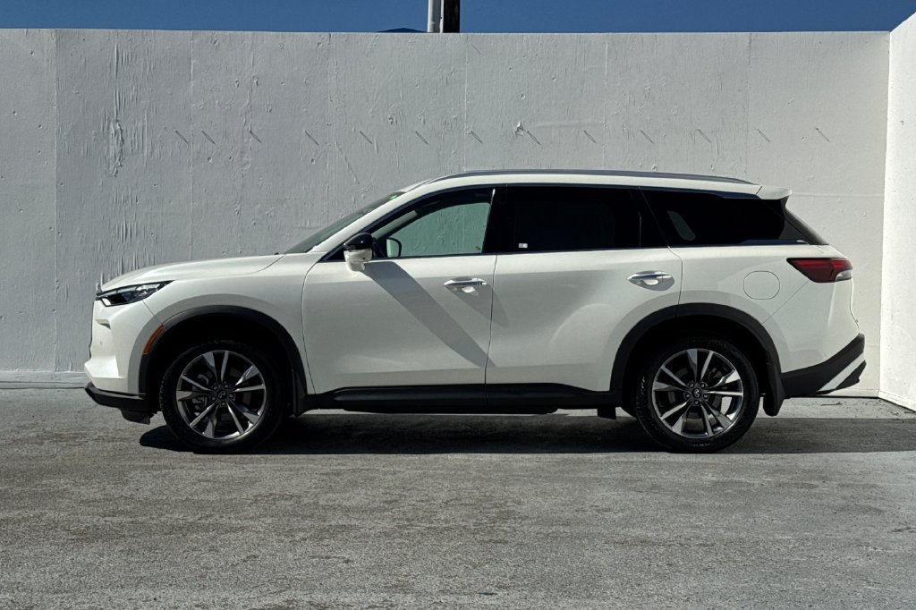 Certified 2023 INFINITI QX60 Luxe w/ Cargo Package AWD/4WD image 6