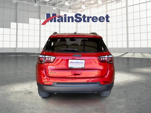 Used 2025 Jeep Compass Latitude w/ Altitude Special Edition image 4