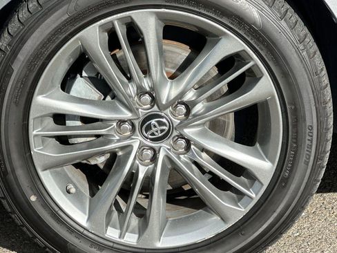 Used 2017 Toyota Camry SE image 24