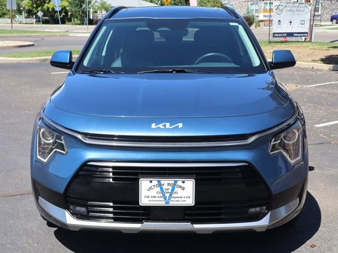 Used 2023 Kia Niro EX Touring FWD image 12