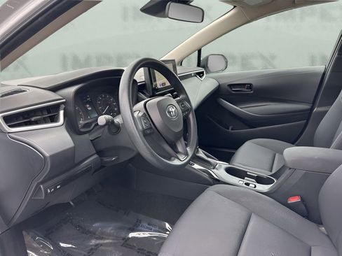 Used 2023 Toyota Corolla LE image 9