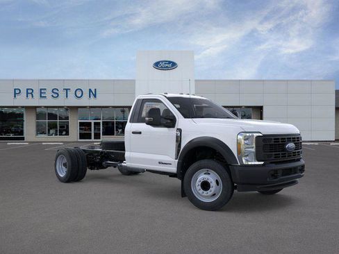 New 2025 Ford F550 2WD Regular Cab Super Duty image 7