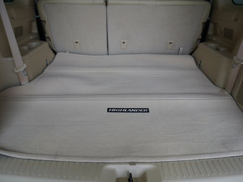 Used 2014 Toyota Highlander XLE FWD image 30