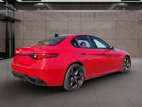 Used 2021 Alfa Romeo Giulia Ti Sport image 11