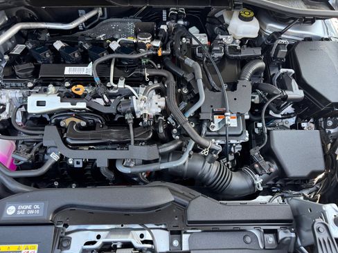 Used 2025 Toyota Corolla Cross AWD Hybrid image 19