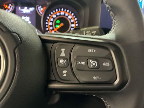 Used 2025 Jeep Wrangler Unlimited Sport AWD/4WD image 23