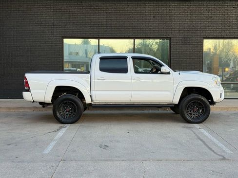 Used 2015 Toyota Tacoma 4x4 Double Cab image 10
