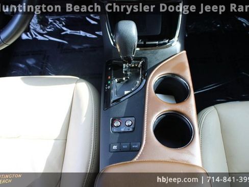 Used 2016 Toyota Avalon XLE Premium image 14