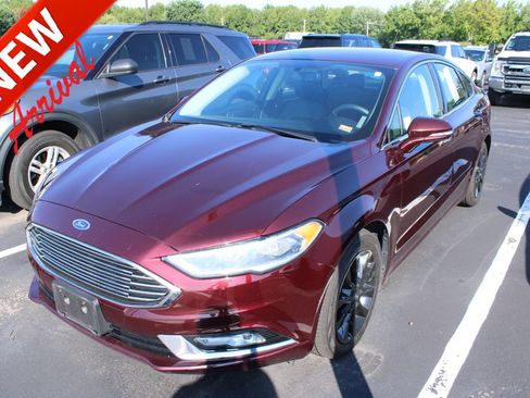 Used 2017 Ford Fusion SE FWD image 1