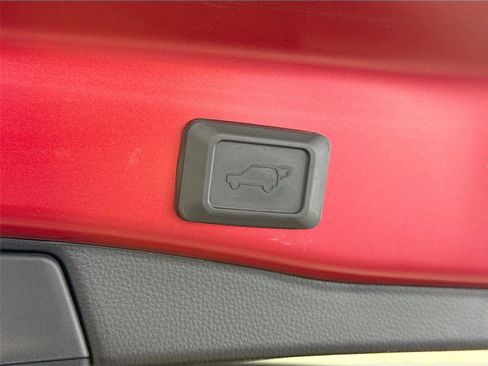 Used 2022 Toyota RAV4 XSE AWD/4WD image 20