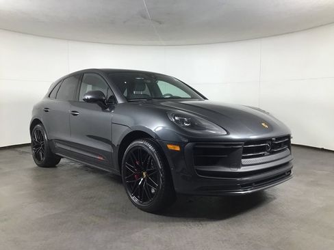 Certified 2026 Porsche Macan GTS AWD/4WD image 9