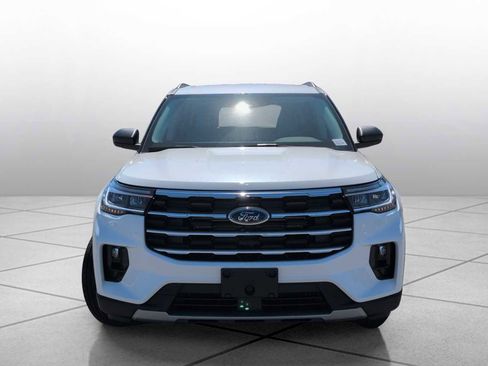 New 2026 Ford Explorer Active RWD image 3