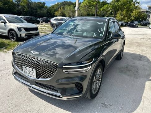 Used 2025 Genesis GV70 2.5T AWD/4WD image 2