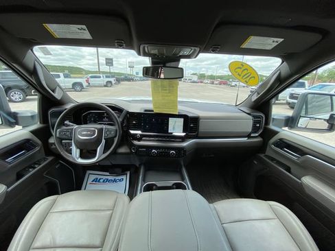 Used 2025 GMC Sierra 2500 SLT AWD/4WD image 15