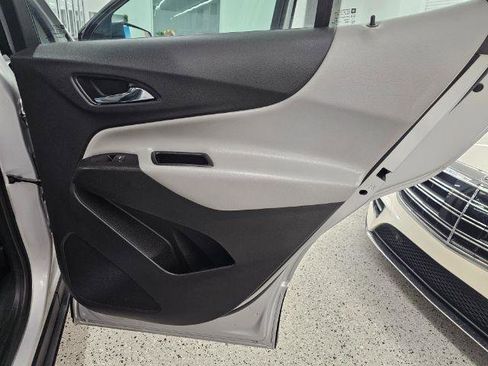 Used 2018 Chevrolet Equinox LS image 30