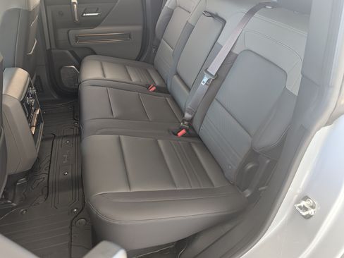 Used 2025 GMC Hummer EV 2X AWD/4WD image 17