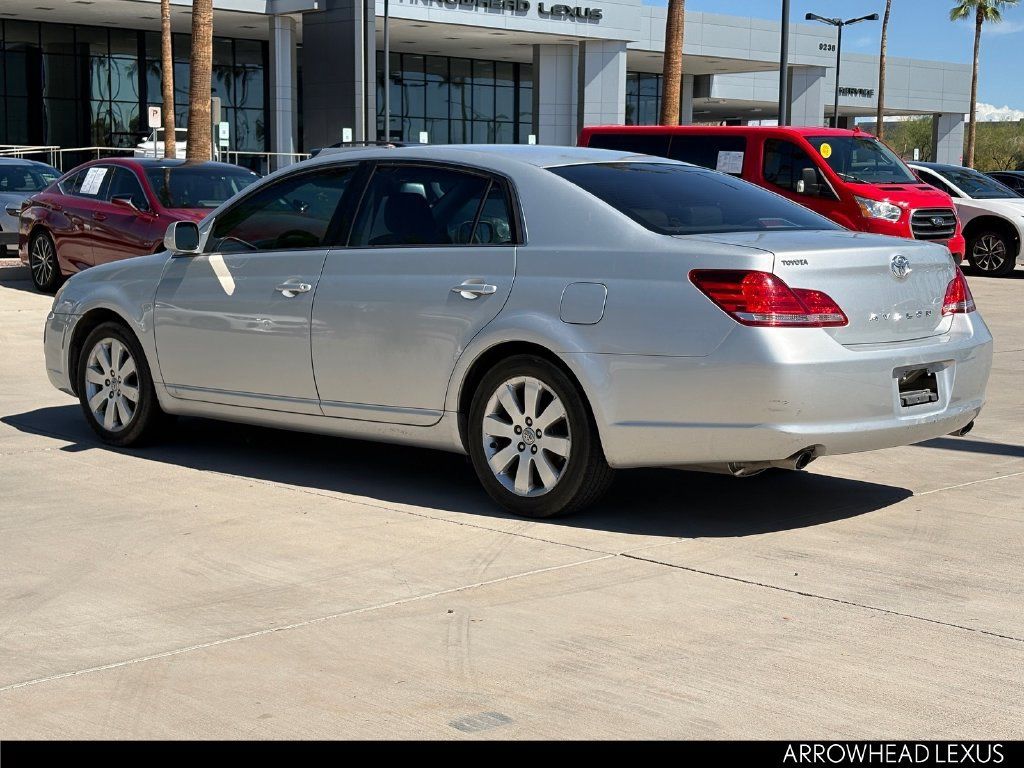 Used 2006 Toyota Avalon XLS FWD image 3