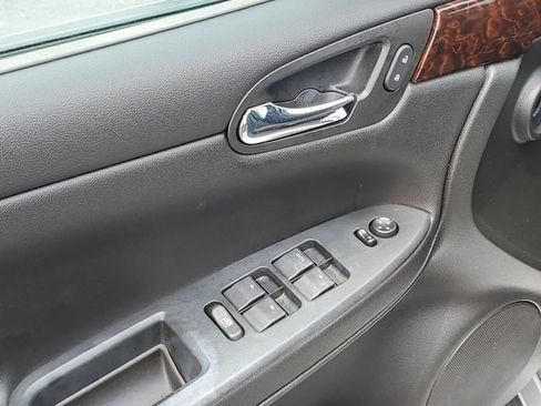 Used 2014 Chevrolet Impala LT w/ LT Sunroof Package FWD image 20