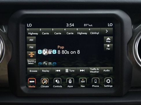 Used 2022 Jeep Wrangler Unlimited Sahara w/ LED Lighting Group AWD/4WD image 29