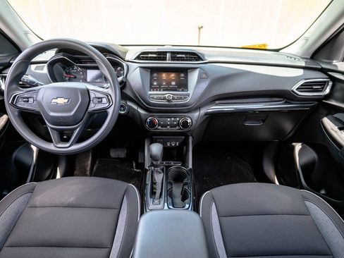 Used 2023 Chevrolet TrailBlazer LT FWD image 12