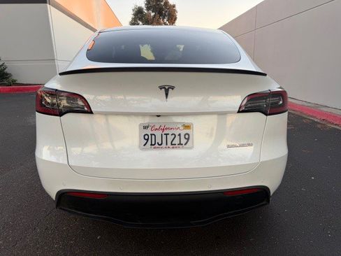 Used 2022 Tesla Model Y Performance image 9