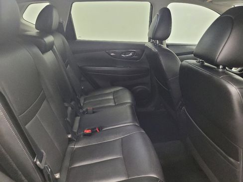 Used 2018 Nissan Rogue SL w/ Premium Package image 19