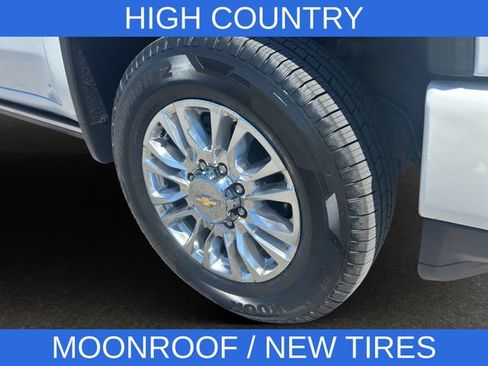 Used 2022 Chevrolet Silverado 3500 High Country w/ Safety Package II AWD/4WD image 23
