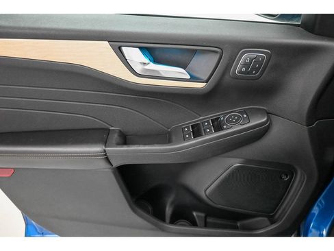 Used 2021 Ford Escape Titanium w/ Titanium Elite Package AWD/4WD image 30