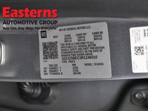 Used 2024 Chevrolet Colorado W/T RWD image 34