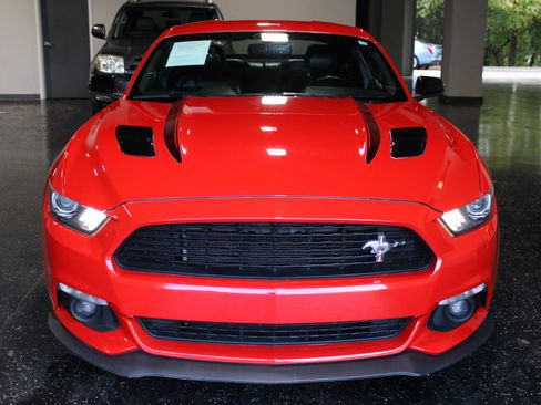 Used 2016 Ford Mustang GT Premium w/ Equipment Group 401A RWD image 6